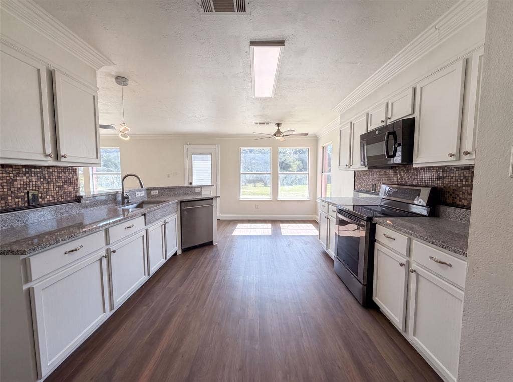3940 Victory Court, Midlothian, TX 76065 Staged Photo