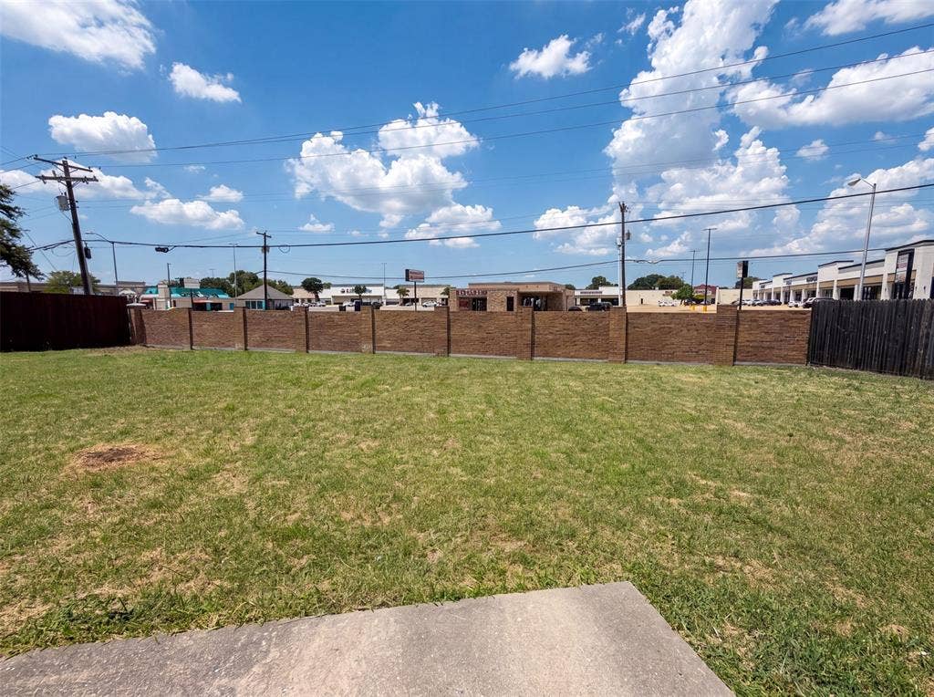 861 Pimernel Lane, Plano, TX 75075 861 Pimernel Lane, Plano, TX 75075