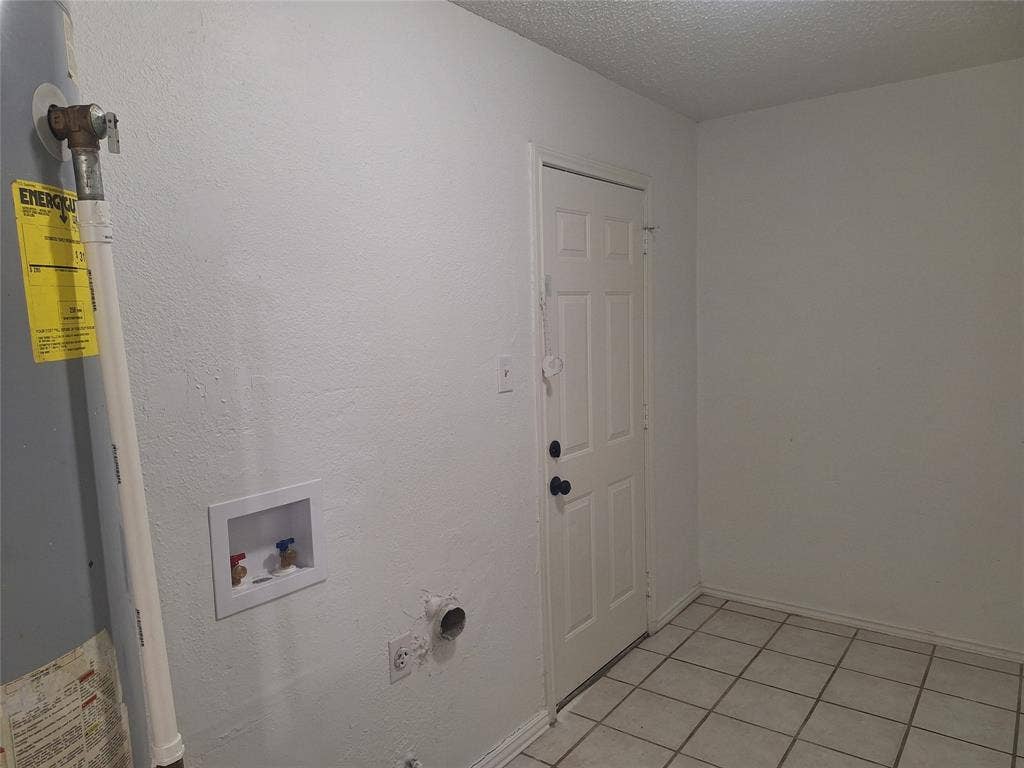 6005 Barry Drive, Watauga, TX 76148 6005 Barry Drive, Watauga, TX 76148