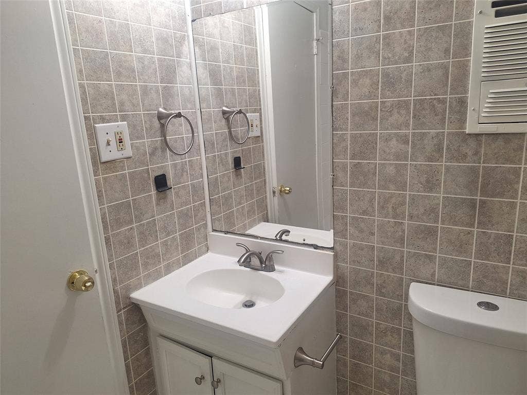 6005 Barry Drive, Watauga, TX 76148 6005 Barry Drive, Watauga, TX 76148
