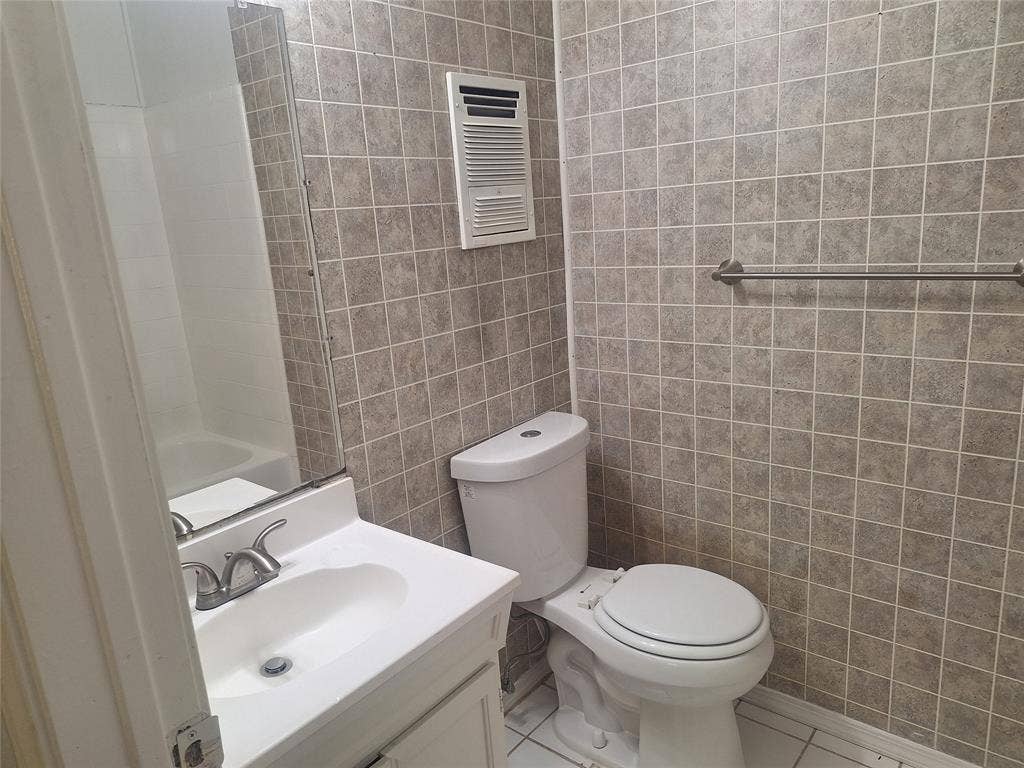 6005 Barry Drive, Watauga, TX 76148 6005 Barry Drive, Watauga, TX 76148