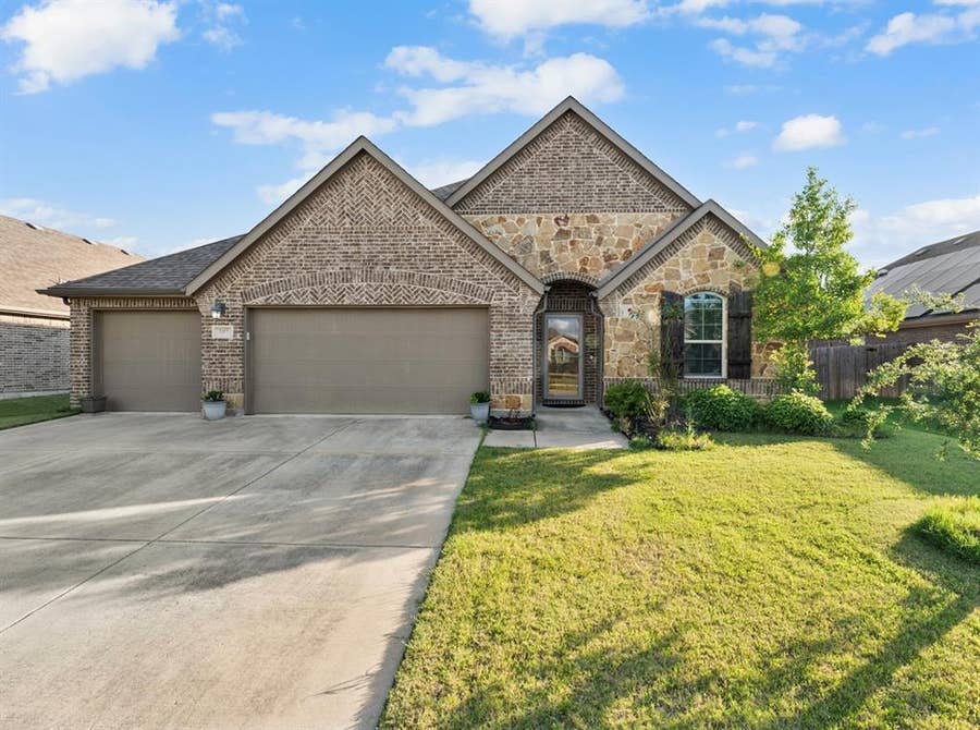 Property photo for 307 Acadia Lane, Forney, TX