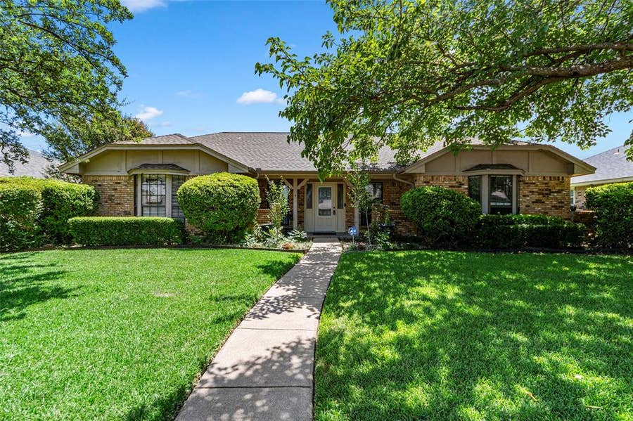 Property photo for 506 Willowcrest Drive, Garland, TX