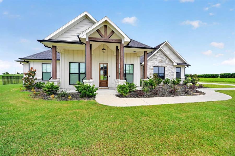 Property photo for 4761 Sarah Drive, Caddo Mills, TX