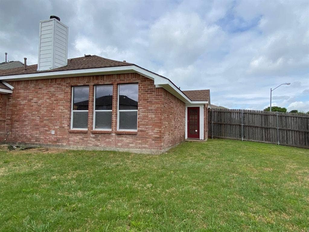 1328 Falcon Hollow, Cedar Hill, TX 75104 1328 Falcon Hollow, Cedar Hill, TX 75104