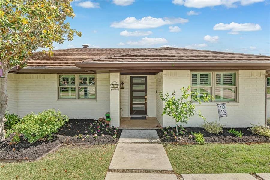 Property photo for 27 Crestwood Drive, Trophy Club, TX