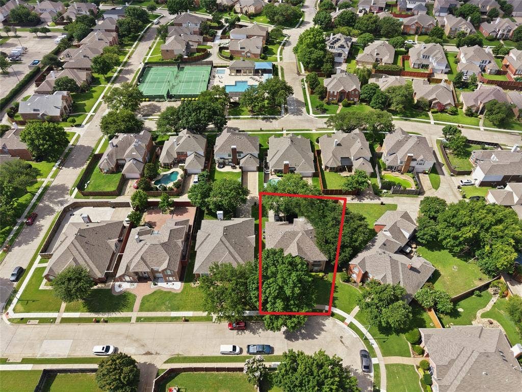 4112 Blackpool Drive, Plano, TX 75093 Well-maintained residential property featuring a traditional architectural style