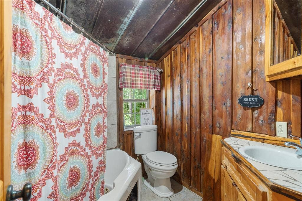 Upstairs guest bathroom