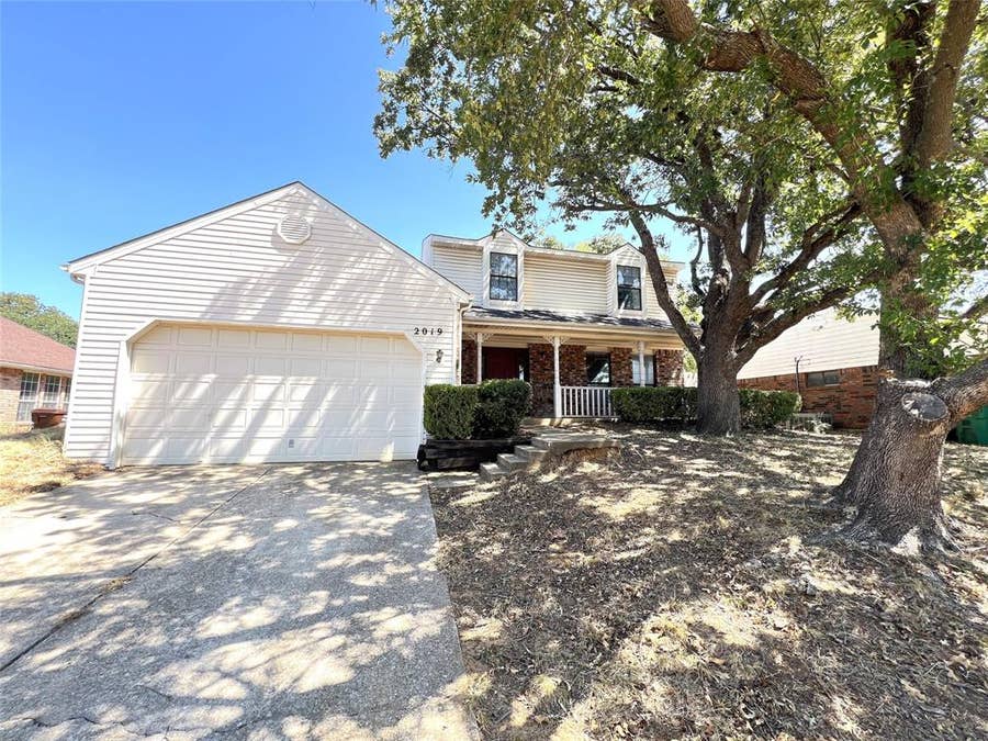 Property photo for 2019 Longmeadow Court, Denton, TX