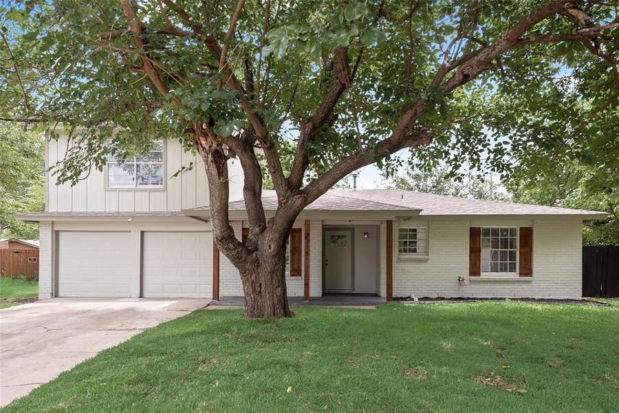 Property photo for 3715 Maxwell Court, Arlington, TX