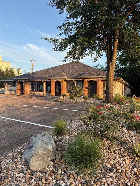 Property photo for 750 Clarksville, Paris, TX