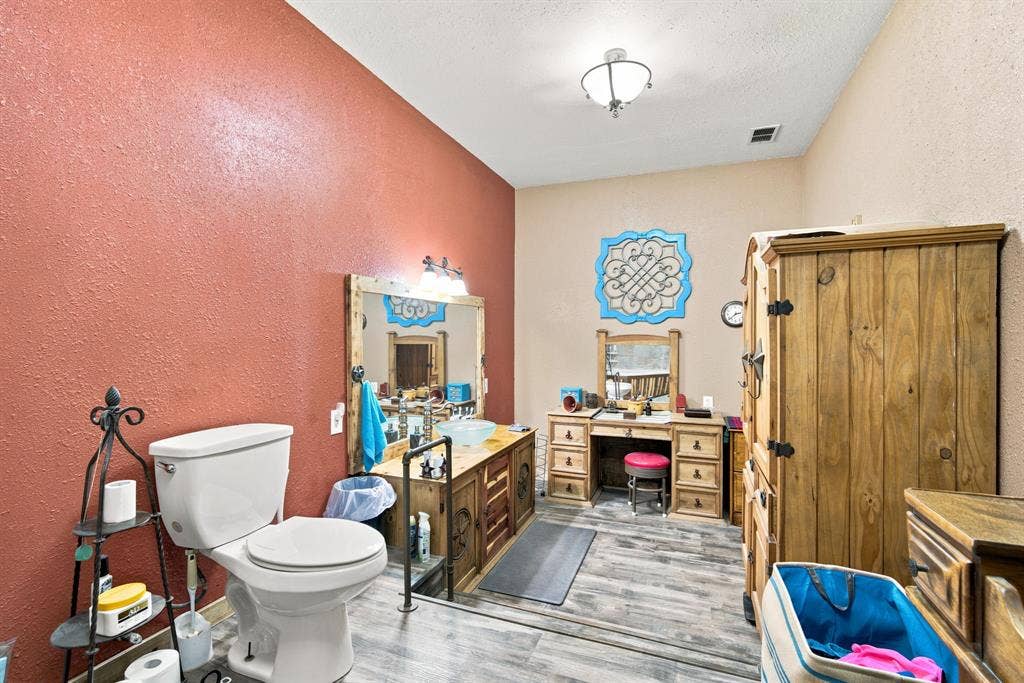 Another view of the ensuite primary bath.