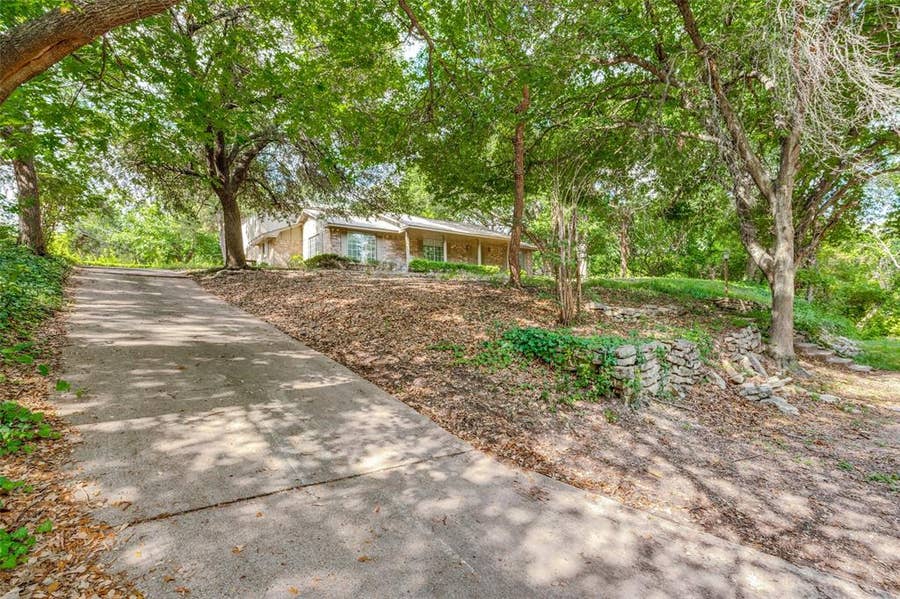 Property photo for 406 Dula Circle, Duncanville, TX