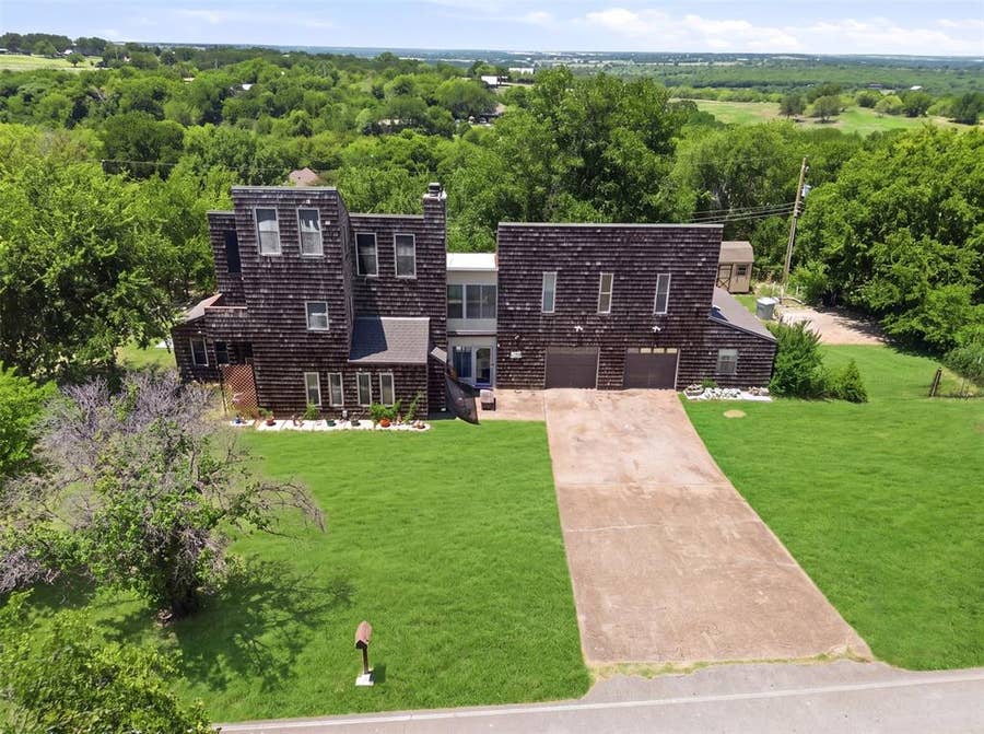 Property photo for 6039 Bear Creek Drive E, Fort Worth, TX