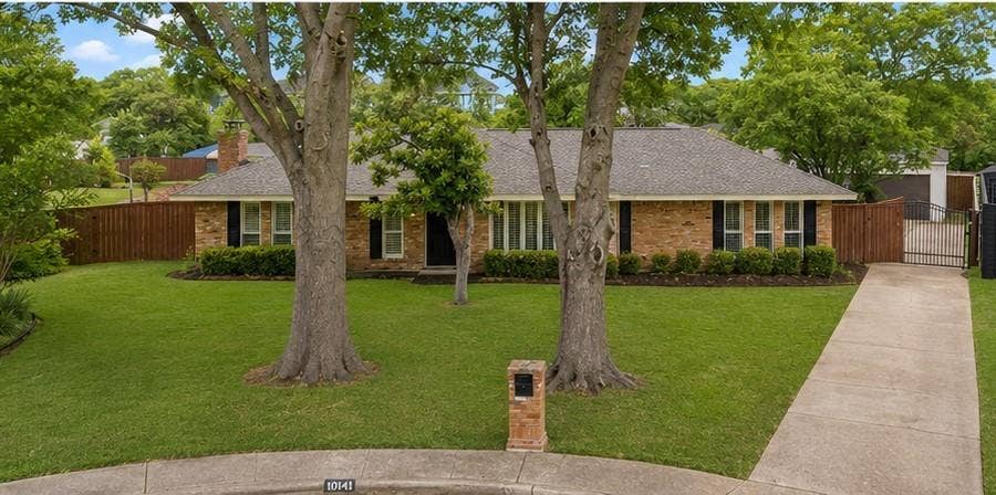 Property photo for 10141 Fieldfare Court, Dallas, TX