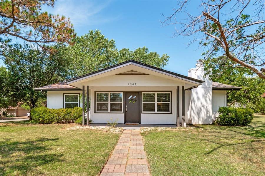 Property photo for 2201 Lake Coves Drive, Flower Mound, TX