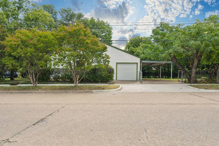 Property photo for 2218 Mountain Lake Road, Dallas, TX