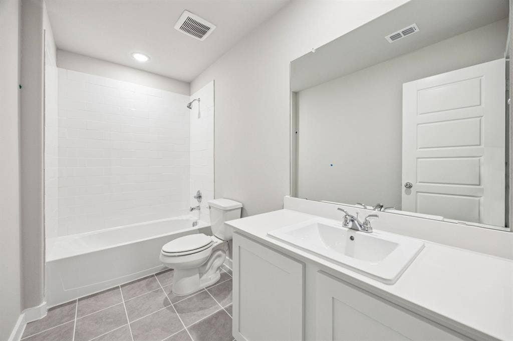 2013 Chariot Court, Seagoville, TX 75159 Bathroom in the Hayden home plan by Trophy Signature Homes – REPRESENTATIVE PHOTO