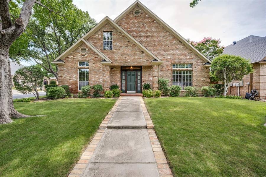 Property photo for 1105 Ellison Park Circle, Denton, TX