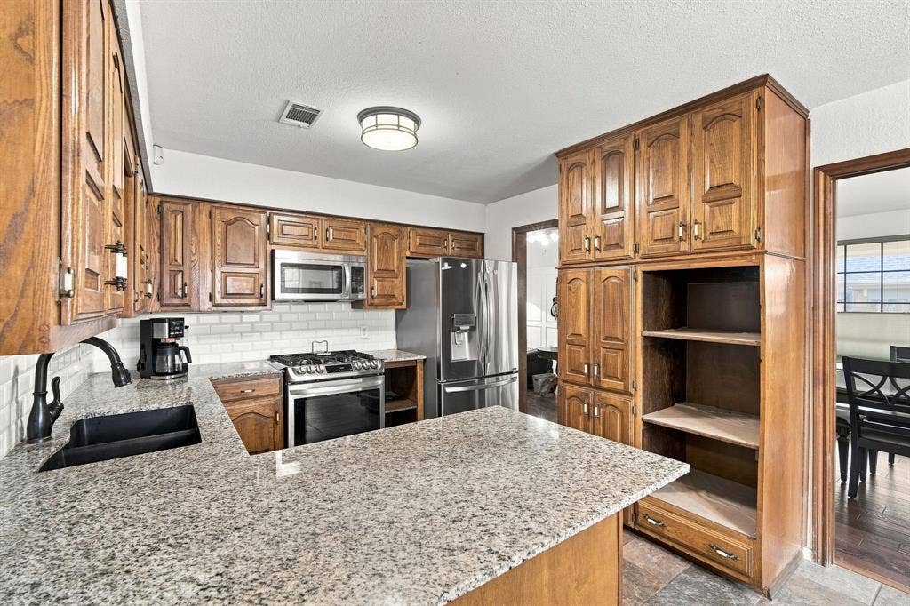 115 Redman Lane, Waxahachie, TX 75165