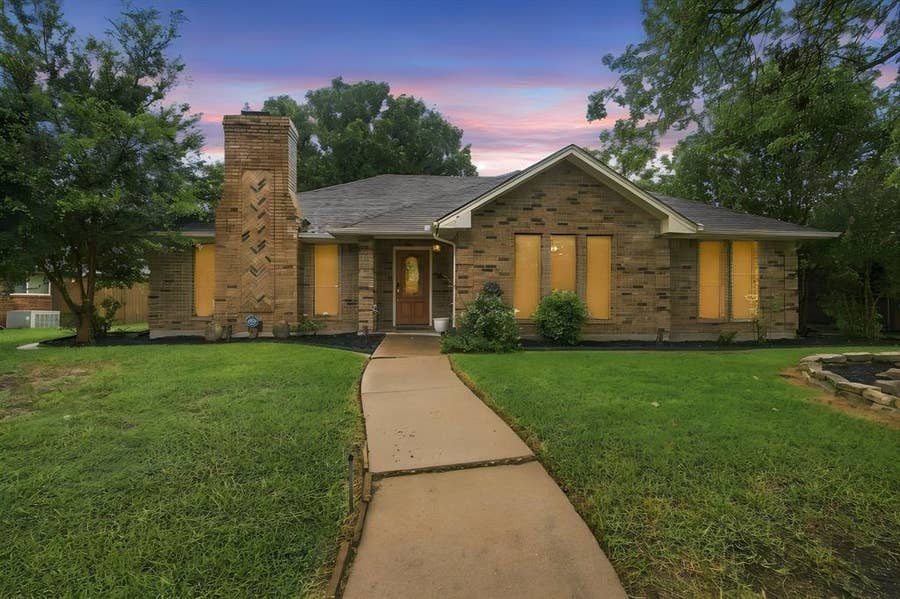 Property photo for 115 Redman Lane, Waxahachie, TX