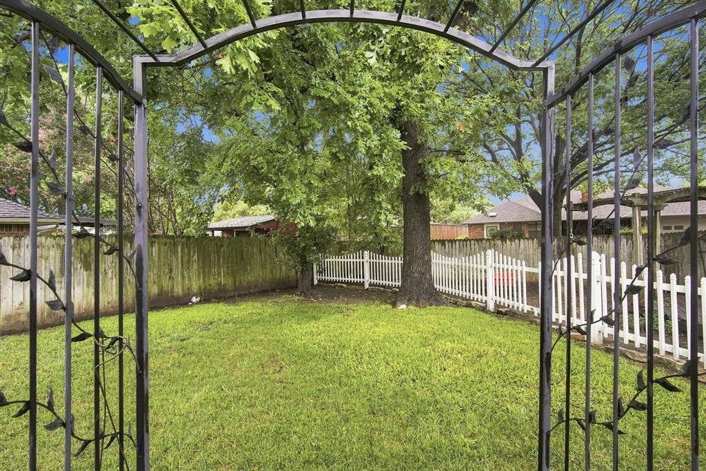 115 Redman Lane, Waxahachie, TX 75165