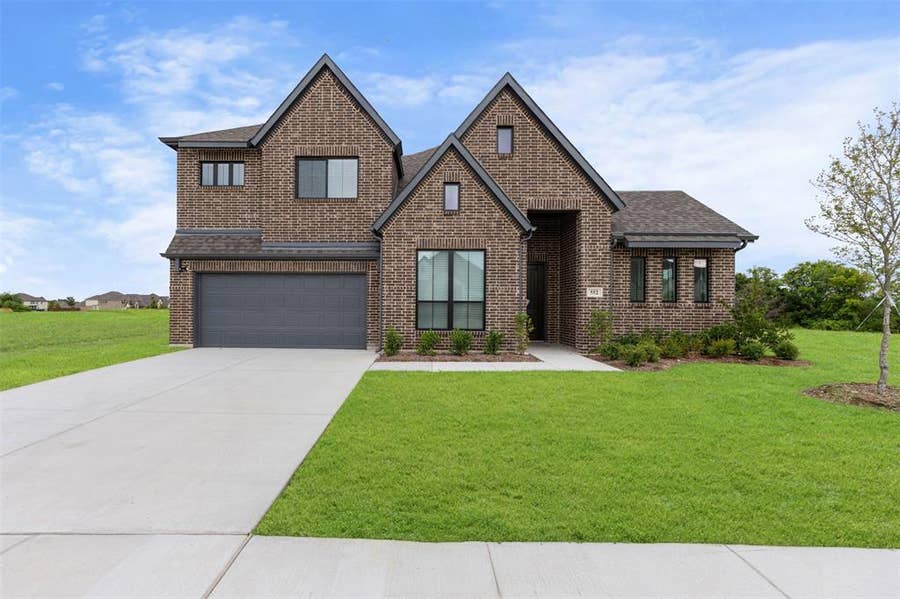 Property photo for 552 Holiday Avenue, Waxahachie, TX