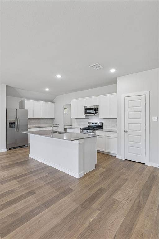 2022 Chariot Court, Seagoville, TX 75159 Kitchen in the Harrison home plan by Trophy Signature Homes – REPRESENTATIVE PHOTO