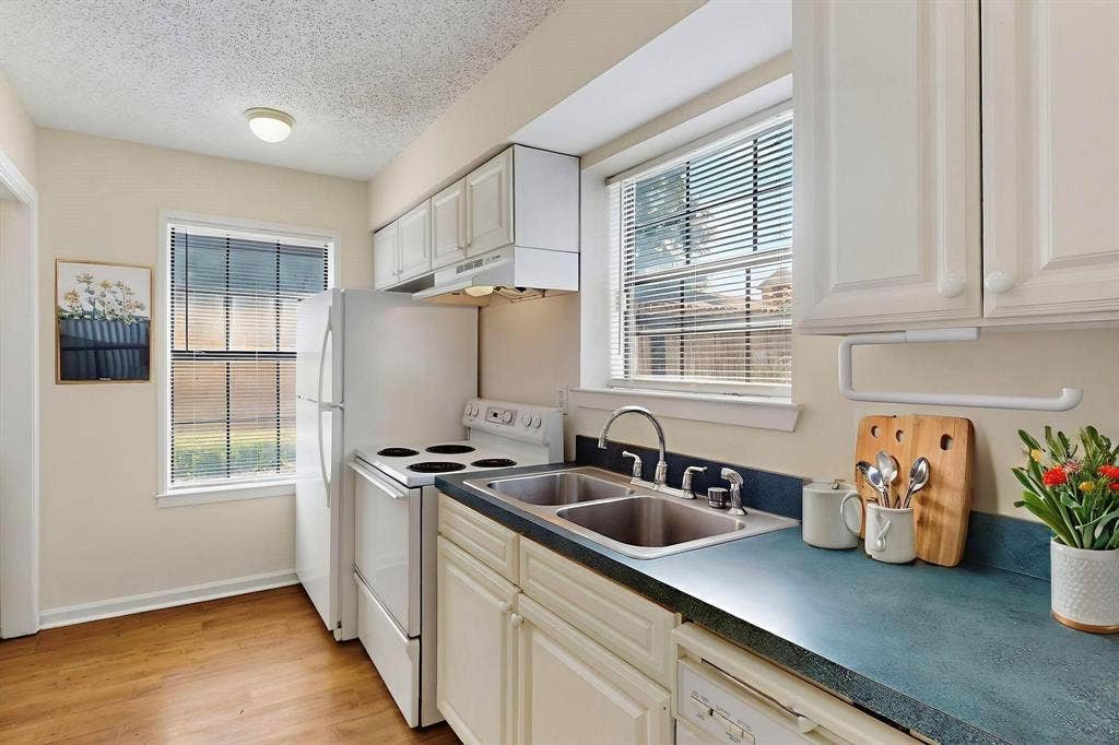 5322 Columbia Avenue, Dallas, TX 75214 Digitally staged photo of kitchen