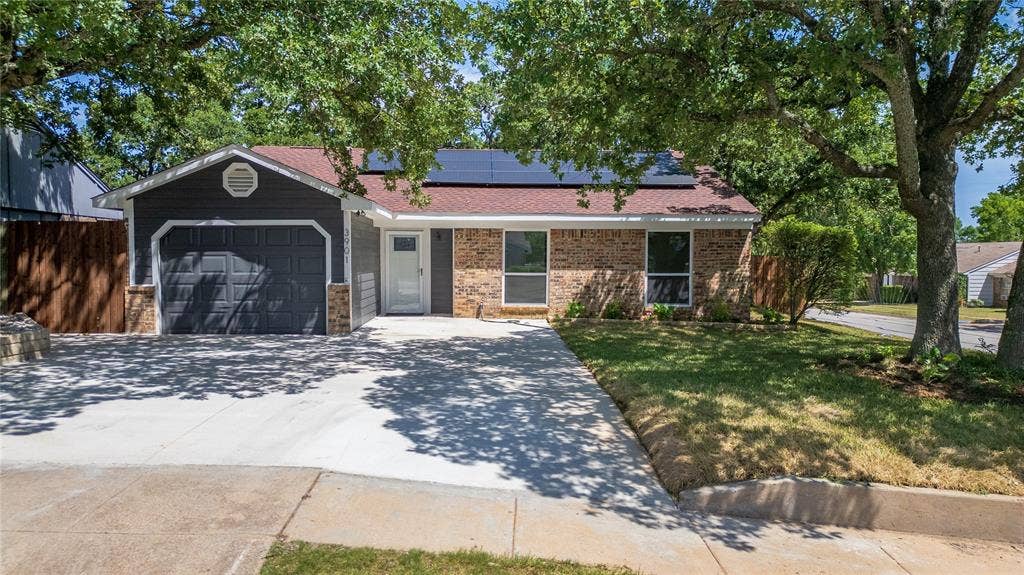 3901 Glengate Drive, Arlington, TX 76016 3901 Glengate Drive, Arlington, TX 76016