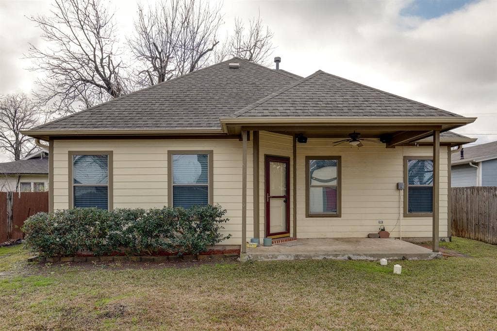 617 E Worth Street, Grapevine, TX 76051 617 E Worth Street, Grapevine, TX 76051