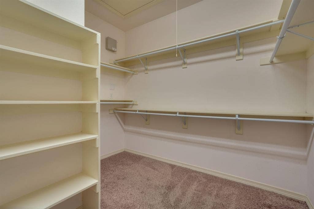 617 E Worth Street, Grapevine, TX 76051 617 E Worth Street, Grapevine, TX 76051
