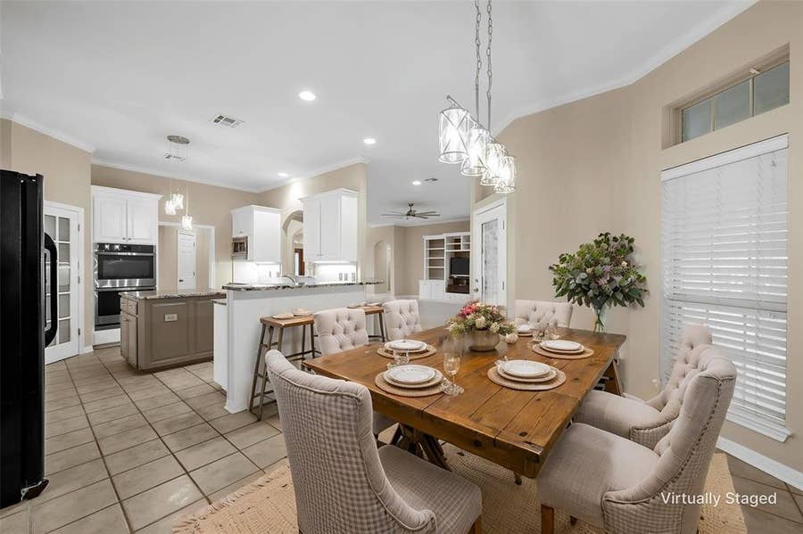 Property photo for 100 Laurel Oaks Lane, Crawford, TX