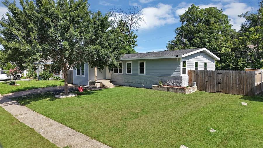 Property photo for 113 E Linda Drive, Garland, TX