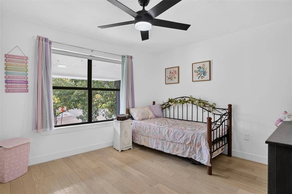 4064 High Summit Drive, Dallas, TX 75244 3rd bedroom up.