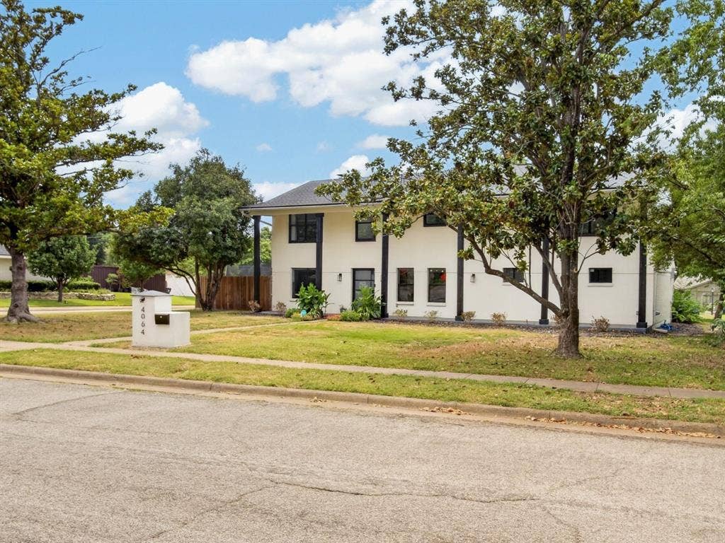 4064 High Summit Drive, Dallas, TX 75244 4064 High Summit Drive, Dallas, TX 75244