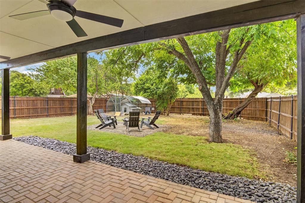 4064 High Summit Drive, Dallas, TX 75244 Oversized back yard.