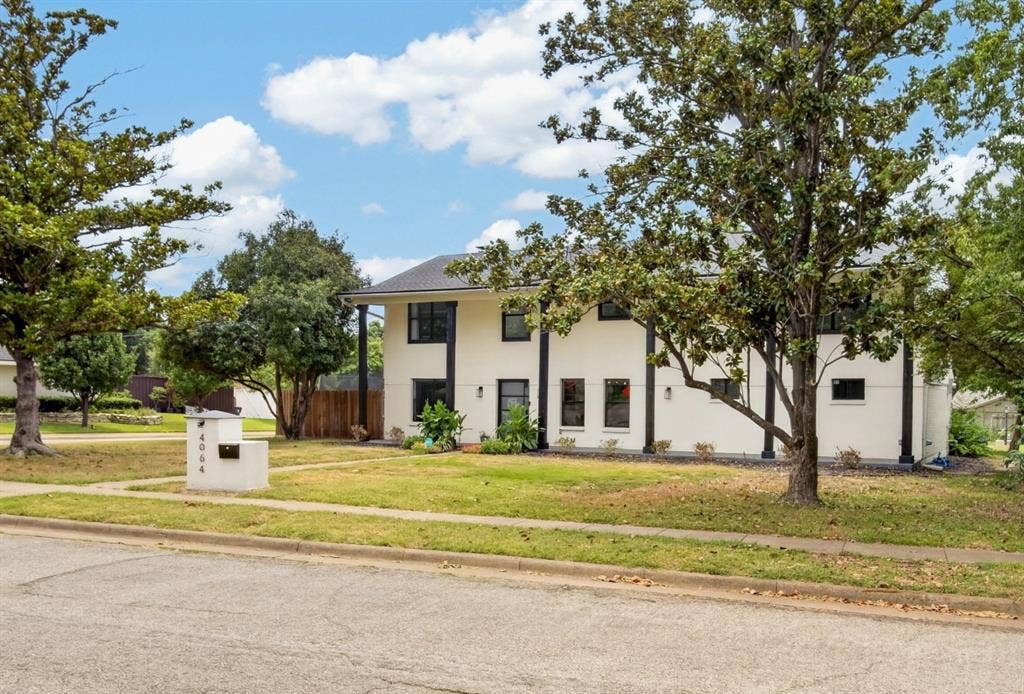 4064 High Summit Drive, Dallas, TX 75244 Large corner lot.