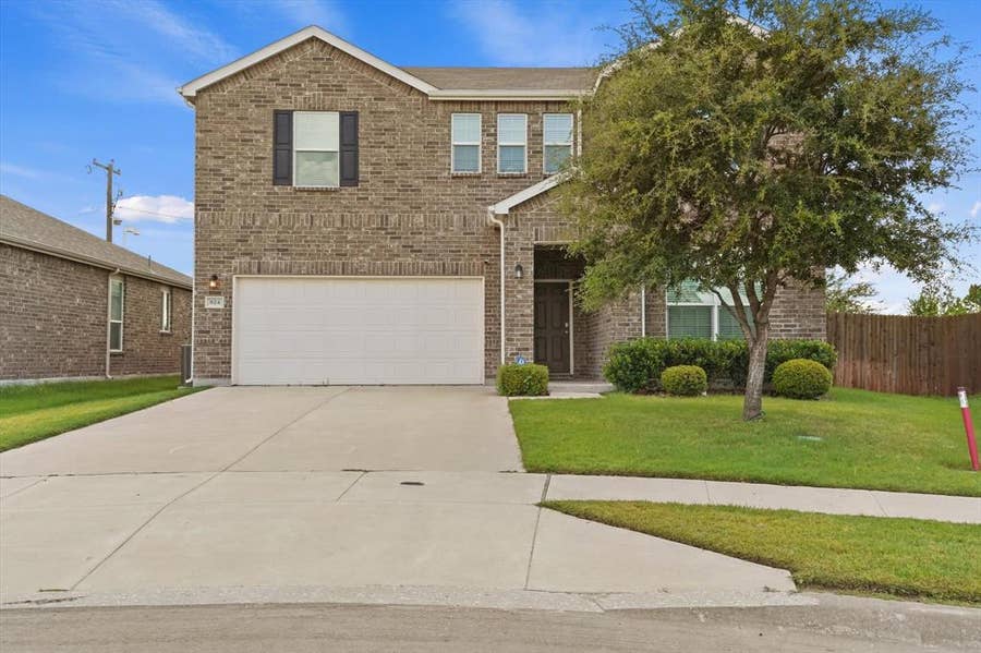 Property photo for 824 Lemongrass Court, Fort Worth, TX