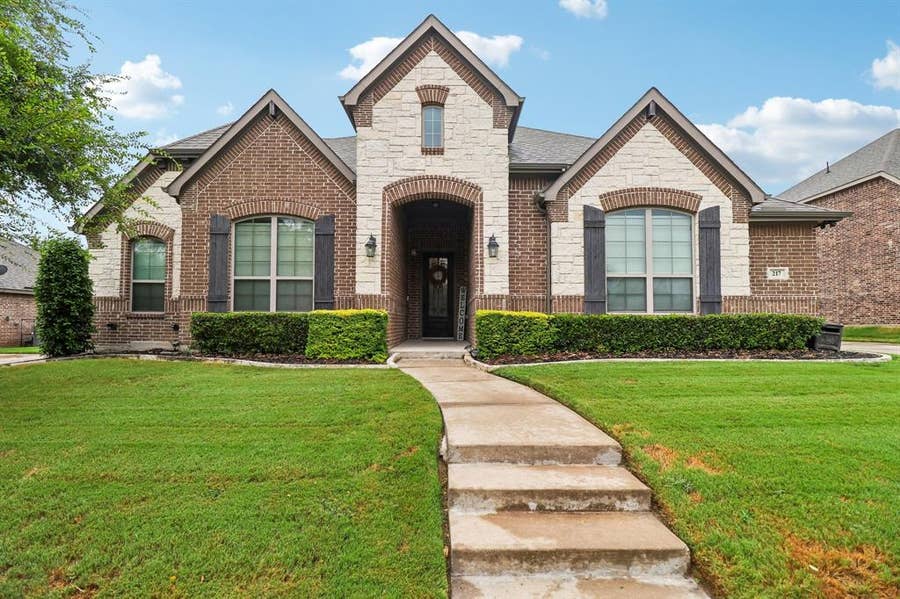 Property photo for 217 Wisteria Way, Red Oak, TX