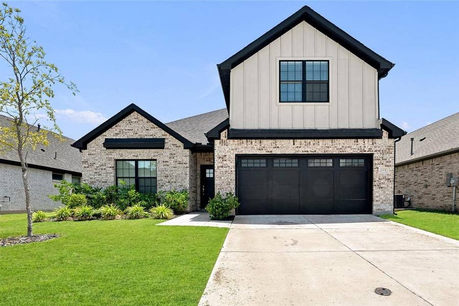 Property photo for 498 Oak Creek Drive, Lavon, TX