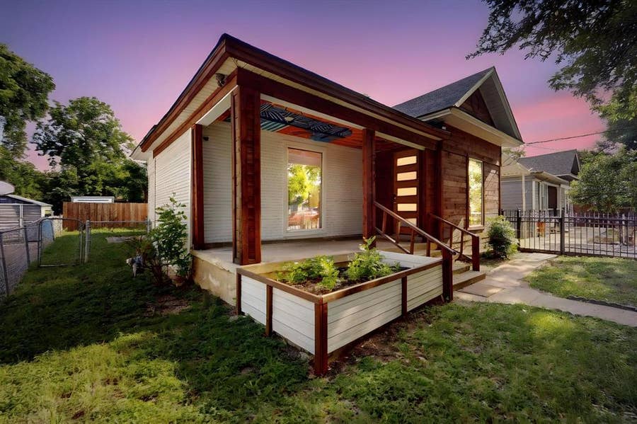 Property photo for 712 W 8th Street, Dallas, TX