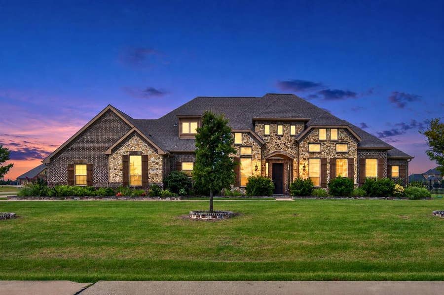 Property photo for 415 Silver Spur Trail, Rockwall, TX
