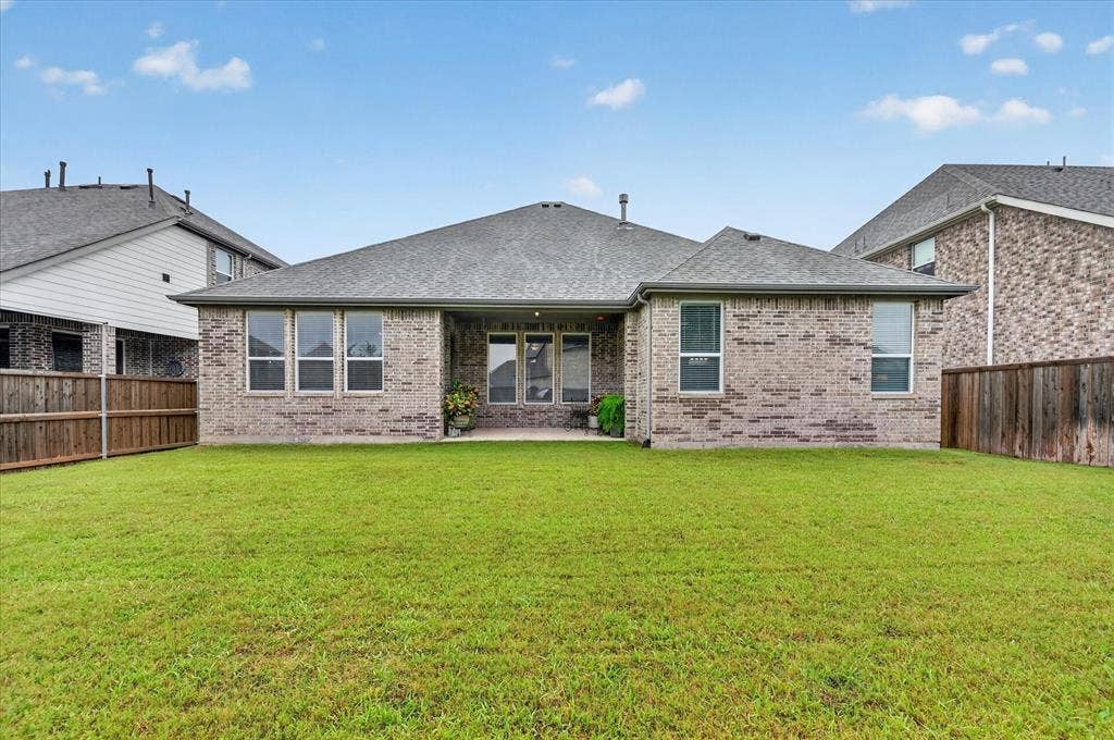 713 Rous Falls Drive, McKinney, TX 75071