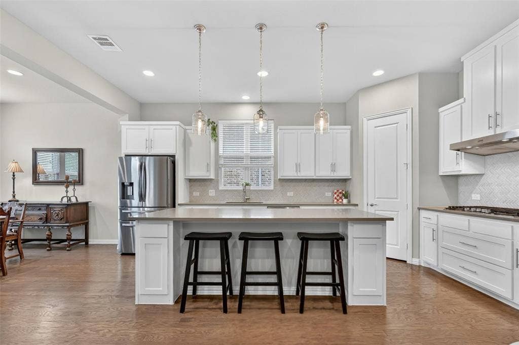 713 Rous Falls Drive, McKinney, TX 75071