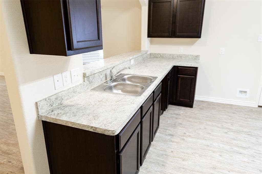 1607 Dove Circle, Ennis, TX 75119 1607 Dove Circle, Ennis, TX 75119