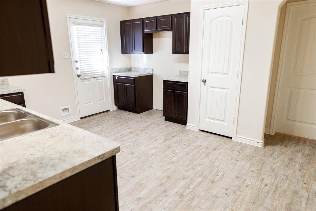 1607 Dove Circle, Ennis, TX 75119 1607 Dove Circle, Ennis, TX 75119