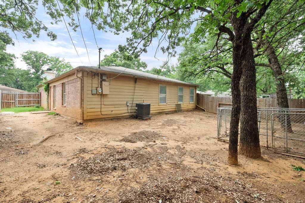 1217 Hidden Creek Drive, Mansfield, TX 76063 1217 Hidden Creek Drive, Mansfield, TX 76063