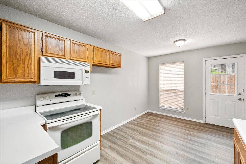 1217 Hidden Creek Drive, Mansfield, TX 76063 1217 Hidden Creek Drive, Mansfield, TX 76063