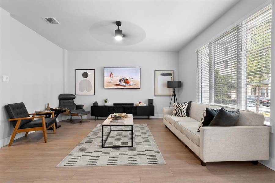 Property photo for 806 Trace Hawk Lane, Arlington, TX